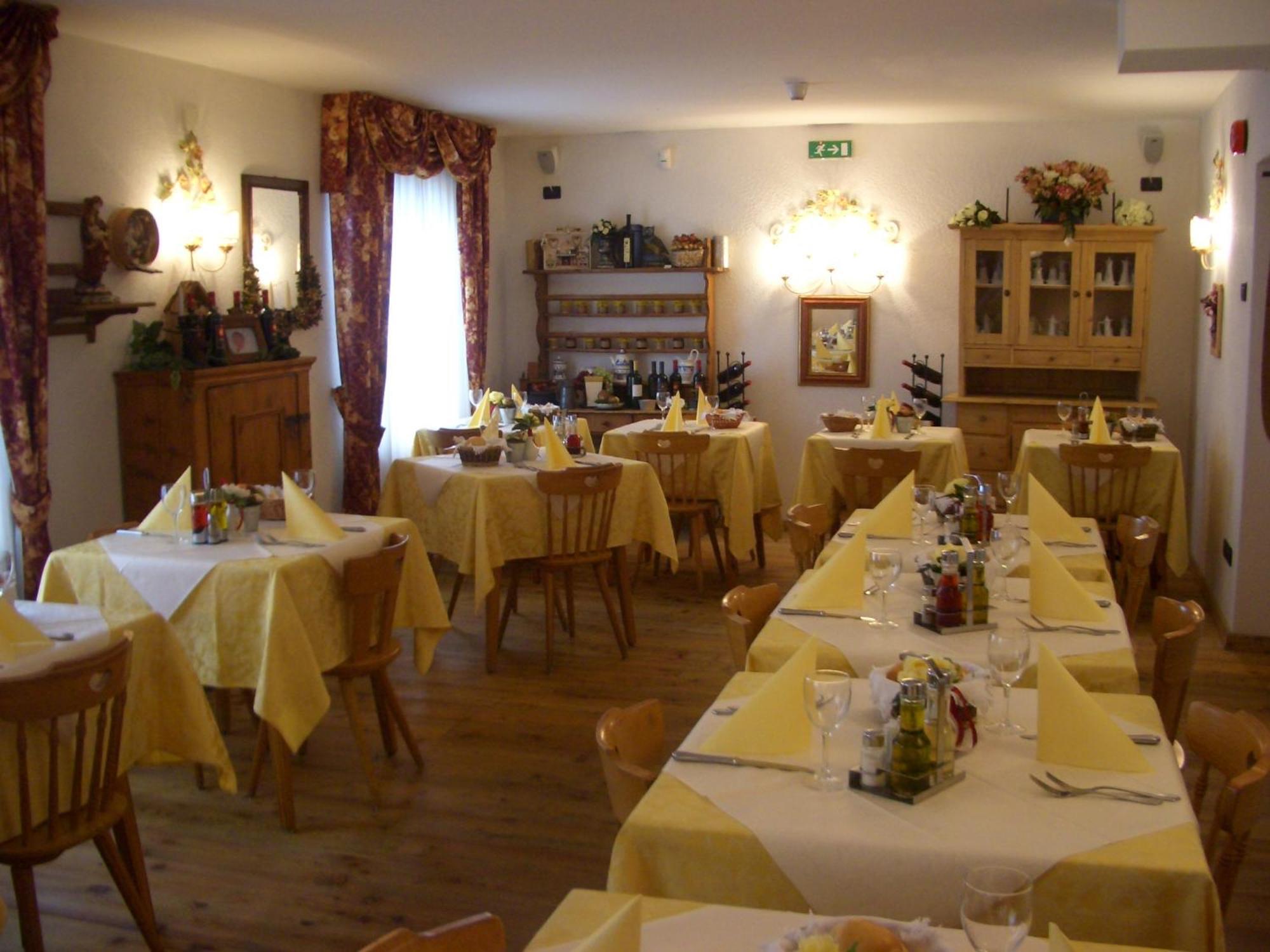 Chalet Fiocco Di Neve Pinzolo Bagian luar foto